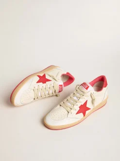 Shop Ball Star Wishes Masculino de couro branco com estrela e talão vermelhos Ball Star