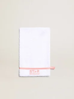 Shop Conjunto de presente branco com acabamento e logo rosa Recem-Nascidos