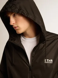 Outlet Jaqueta corta-vento masculina com logo e estrela brancos em contraste Casacos e blusões