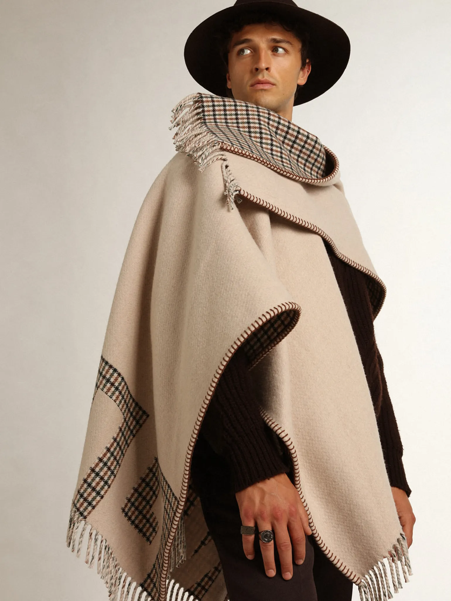 Cheap Poncho de lã dupla face na cor creme com estampa xadrez e inscrição MULHER Malhas|Malhas