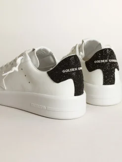 Shop Tênis Purestar de couro branco com estrela tom sobre tom e talão com cristais Swarovski pretos MULHER Purestar