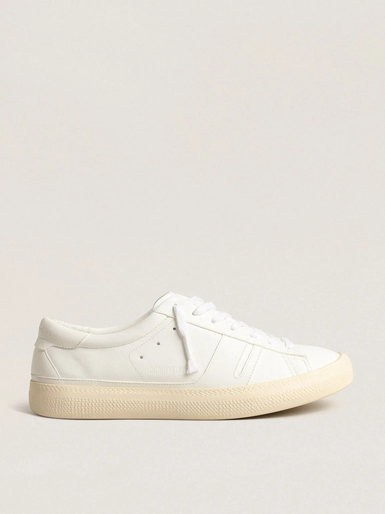 Clearance Tênis Yatay Model 1B sustentável com cabedal branco realizado em material biobaseado e Y branco MULHER Sustentável|Sustentável