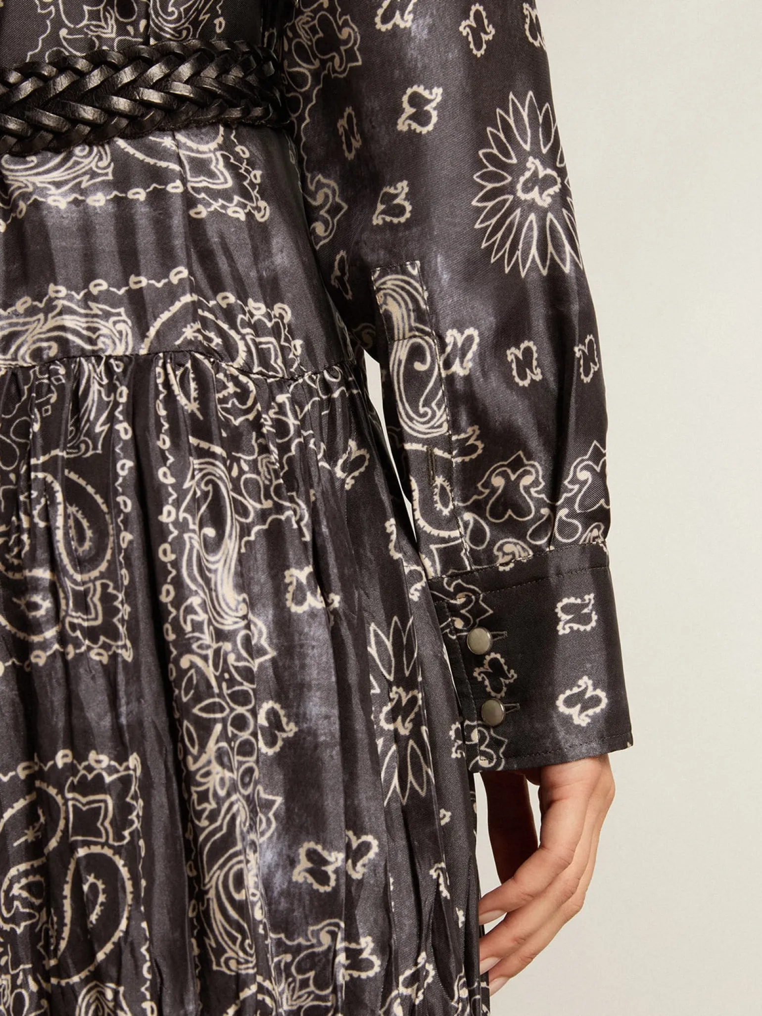 Shop Vestido chemise na cor antracite com estampa caxemira MULHER Vestidos e macacões